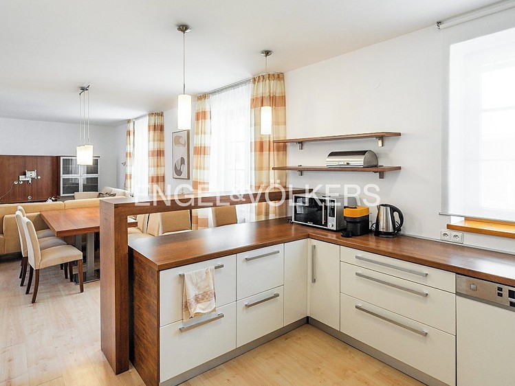 Pronájem bytu 3+kk 110 m² - foto 3