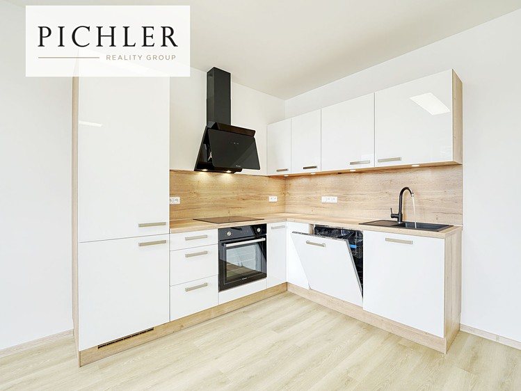 Pronájem bytu 3+kk 77 m² - foto 1
