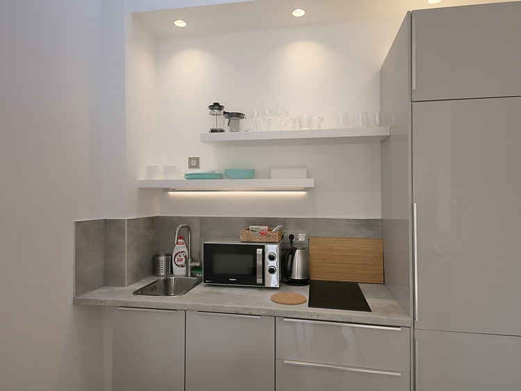Pronájem bytu 1+kk 31 m² (Podkrovní) - foto 2