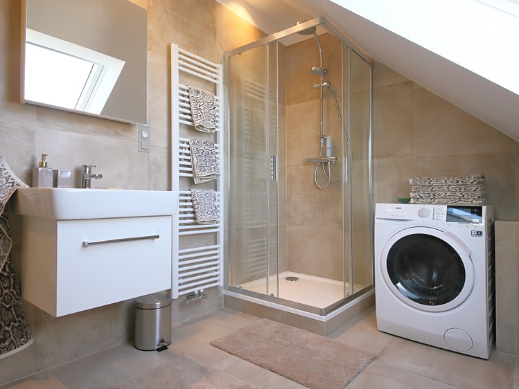 Pronájem bytu 1+kk 31 m² (Podkrovní) - foto 3