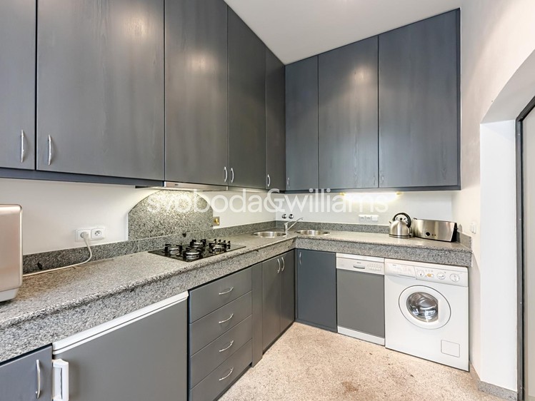 Pronájem bytu 2+1 73 m² - foto 4