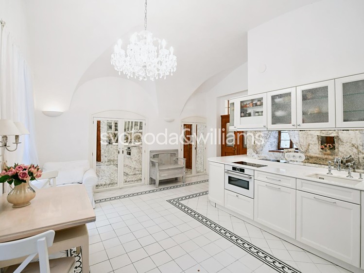 Pronájem bytu 1+1 60 m² - foto 3