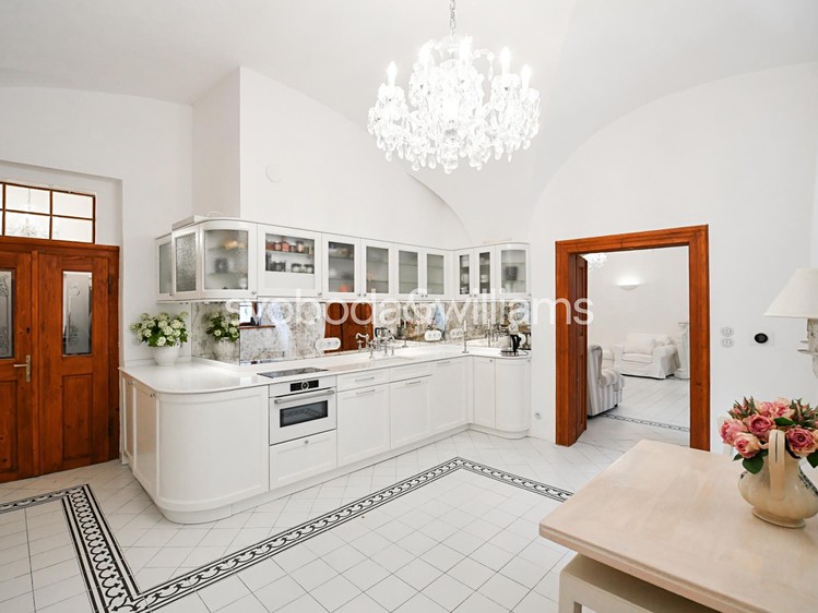 Pronájem bytu 1+1 60 m² - foto 5
