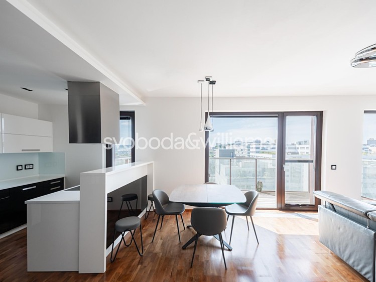 Pronájem bytu 4+kk 114 m² - foto 3