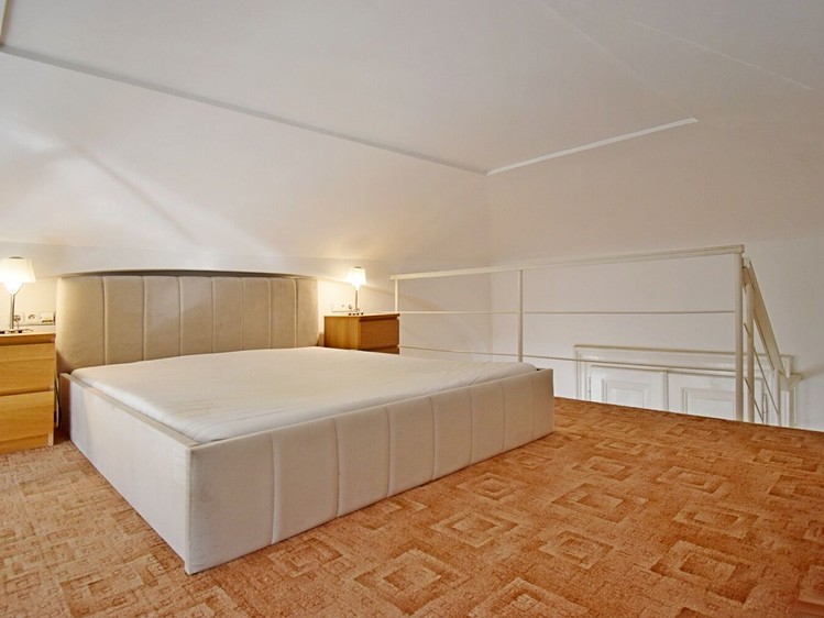 Pronájem bytu 1+1 55 m² (Mezonet) - foto 2