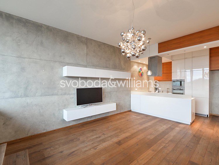 Pronájem bytu 3+kk 66 m² - foto 1