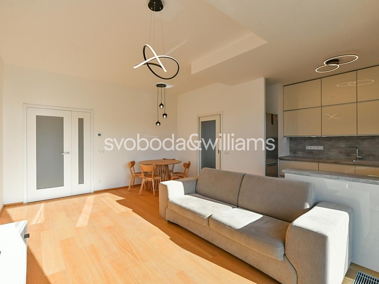 Pronájem bytu 3+kk 78 m² - foto 2