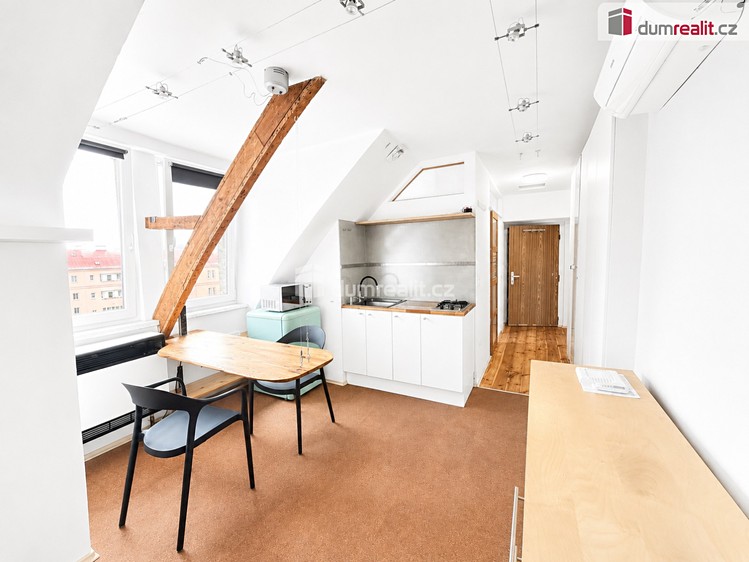 Pronájem bytu 1+kk 28 m² - foto 2