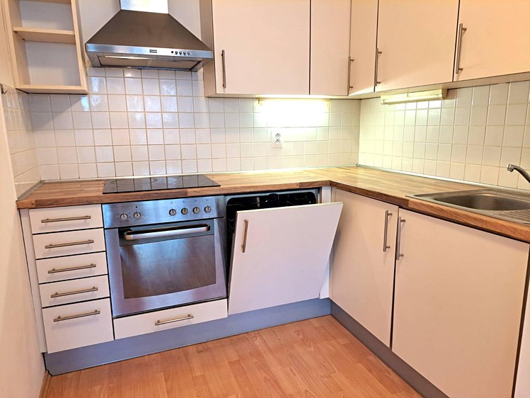 Pronájem bytu 2+kk 56 m² (Jednopodlažní) - foto 1