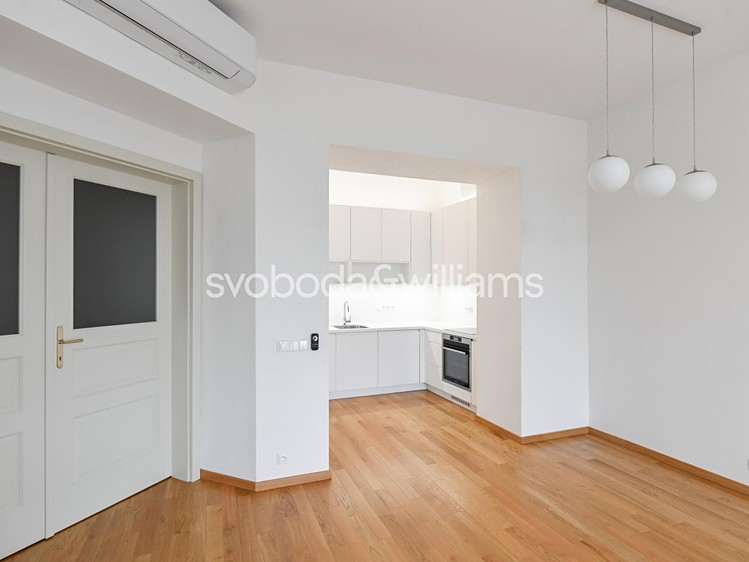 Pronájem bytu 2+kk 65 m² - foto 1