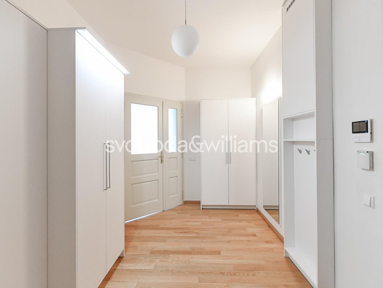 Pronájem bytu 2+kk 65 m² - foto 8