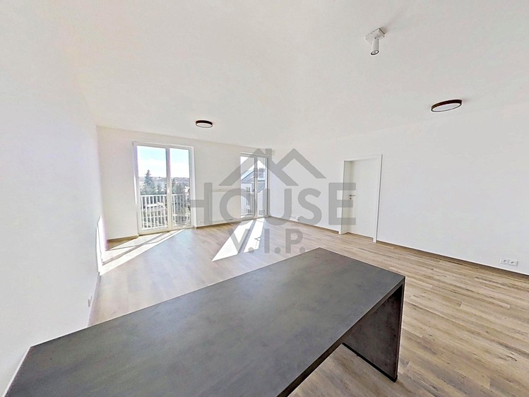Pronájem bytu 2+kk 61 m² - foto 3
