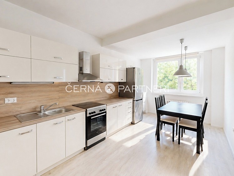 Pronájem bytu 3+1 75 m² - foto 1