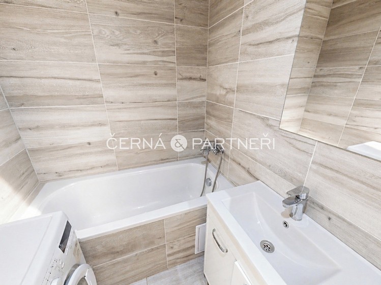 Pronájem bytu 3+1 75 m² - foto 6