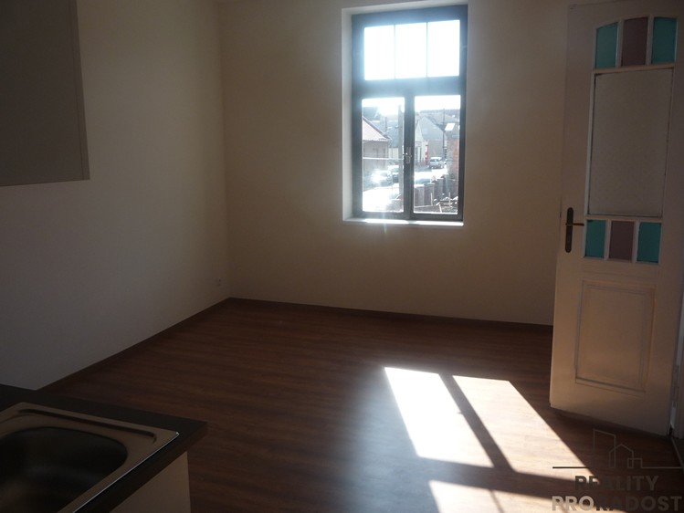Pronájem bytu 2+kk 42 m² - foto 3