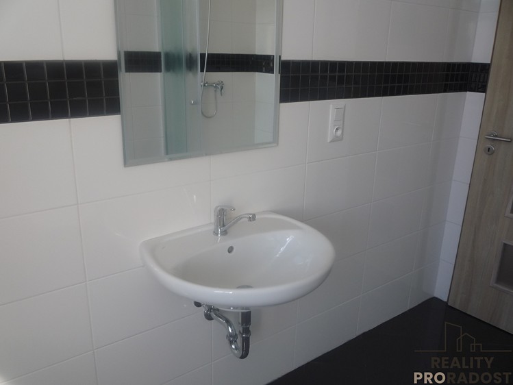 Pronájem bytu 2+kk 42 m² - foto 8