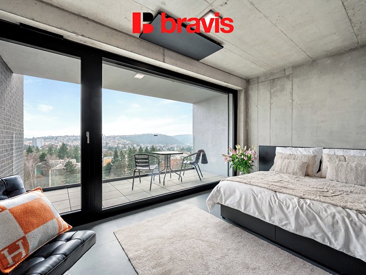 Pronájem bytu 1+kk 31 m² - foto 1