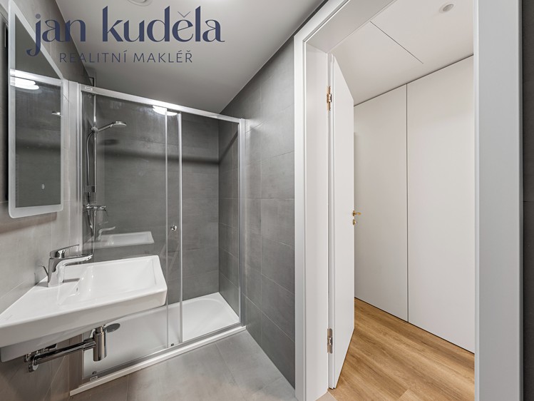 Pronájem bytu 1+kk 33 m² - foto 4