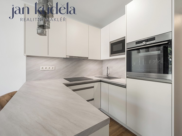 Pronájem bytu 1+kk 33 m² - foto 6