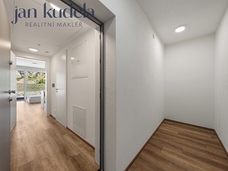 Pronájem bytu 1+kk 33 m² - foto 7