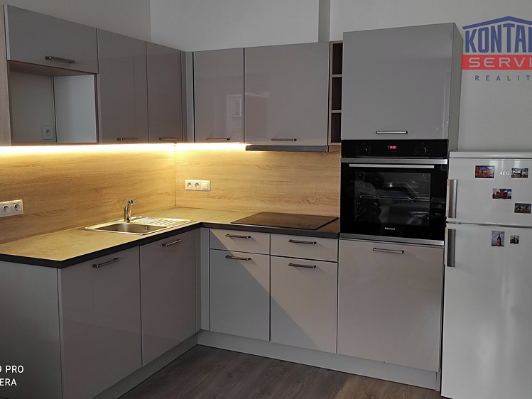 Pronájem bytu 2+kk 57 m² - foto 1