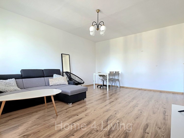 Pronájem bytu 2+1 57 m² - foto 2