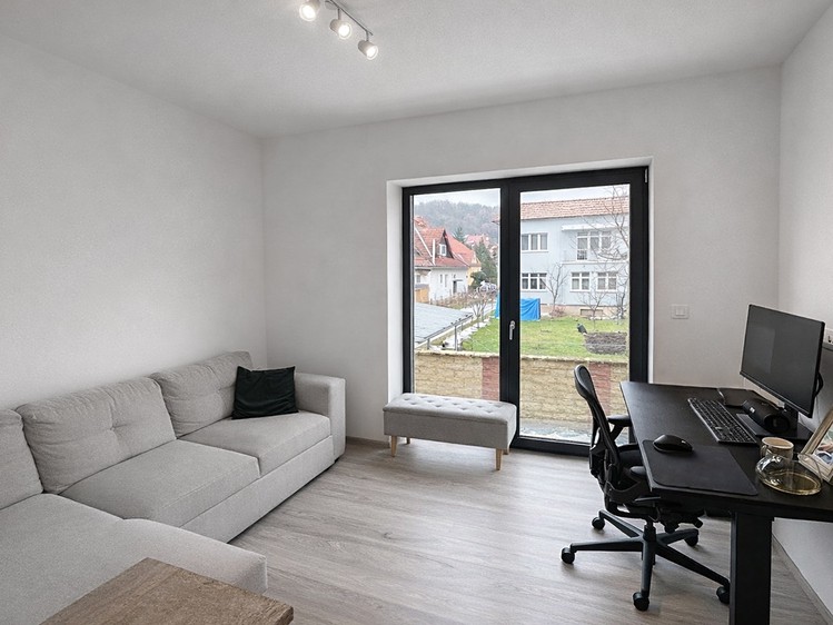 Pronájem bytu 2+kk 67 m² - foto 8