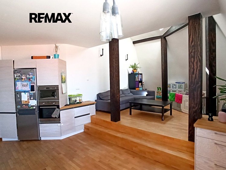 Pronájem bytu 3+kk 99 m² (Loft) - foto 4