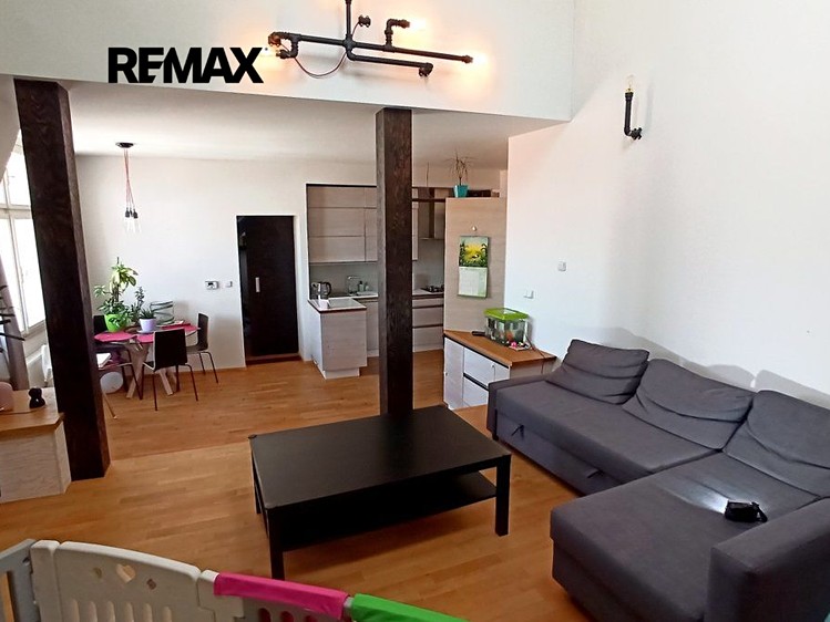 Pronájem bytu 3+kk 99 m² (Loft) - foto 8