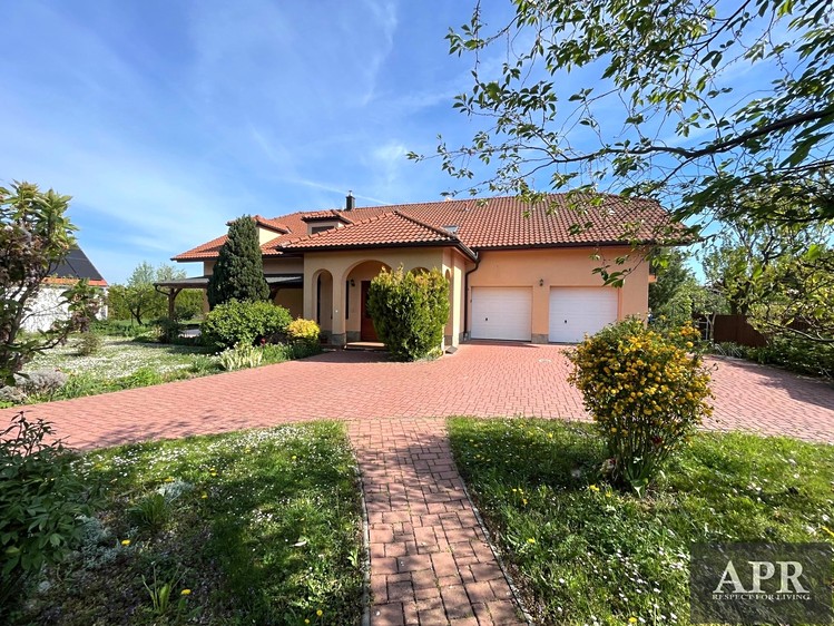 Pronájem bytu 1+kk 30 m² - foto 1
