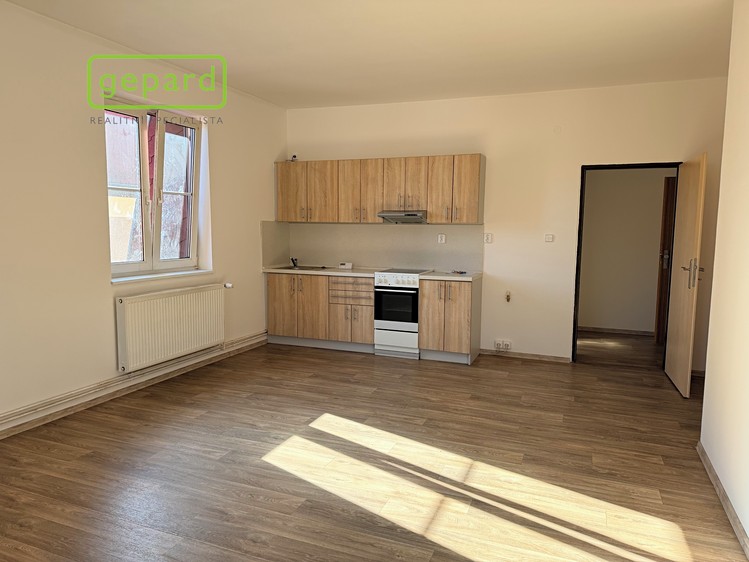 Pronájem bytu 1+kk 37 m² - foto 3
