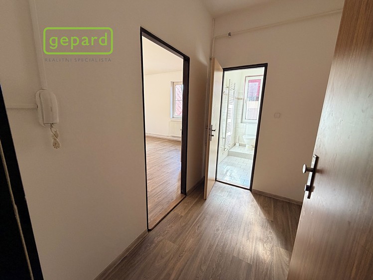 Pronájem bytu 1+kk 37 m² - foto 5