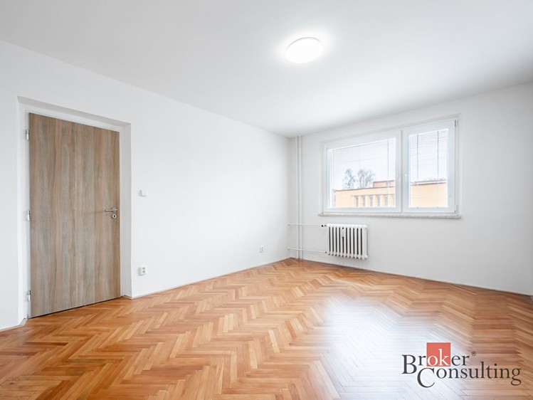 Pronájem bytu 2+1 56 m² - foto 3