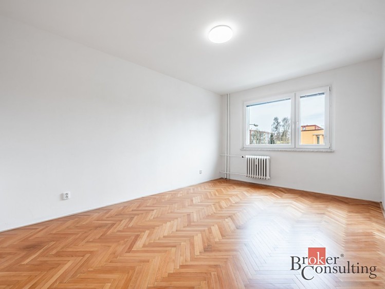 Pronájem bytu 2+1 56 m² - foto 4