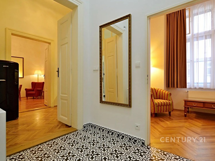Pronájem bytu 3+1 87 m² - foto 5