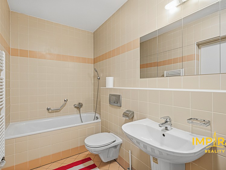 Pronájem bytu 2+kk 66 m² - foto 3