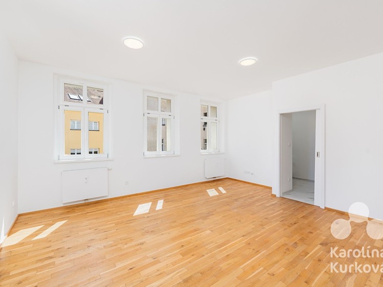 Pronájem bytu 3+kk 74 m² (Mezonet) - foto 3