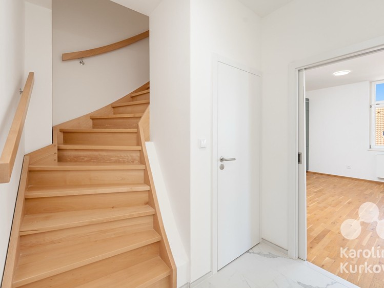 Pronájem bytu 3+kk 74 m² (Mezonet) - foto 8