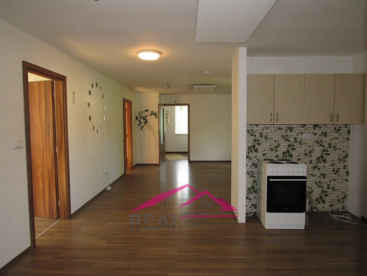 Pronájem bytu 3+kk 80 m² - foto 2