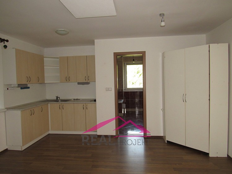 Pronájem bytu 3+kk 80 m² - foto 5