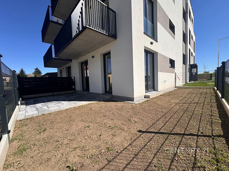 Pronájem bytu 1+kk 38 m² - foto 4