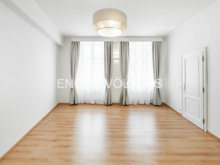 Pronájem bytu 2+1 88 m² - foto 5