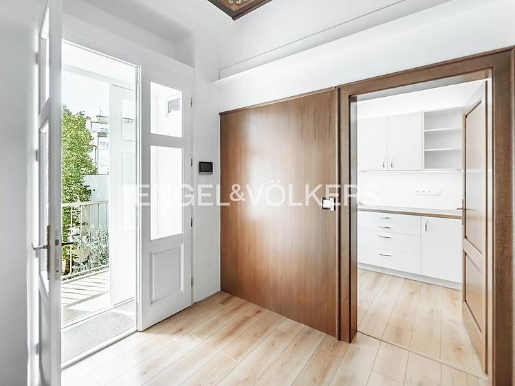 Pronájem bytu 2+1 88 m² - foto 8
