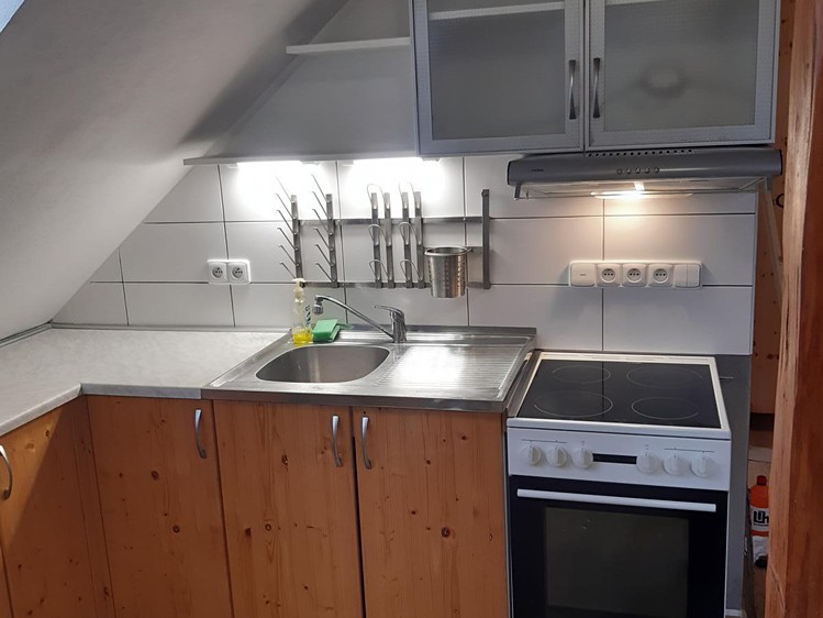 Pronájem bytu 3+1 57 m² (Podkrovní) - foto 1