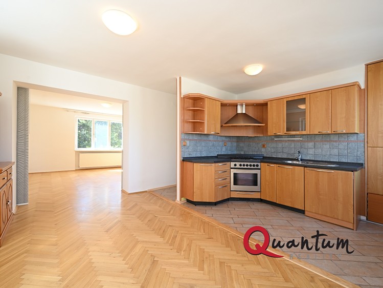 Pronájem bytu 2+1 66 m² - foto 1