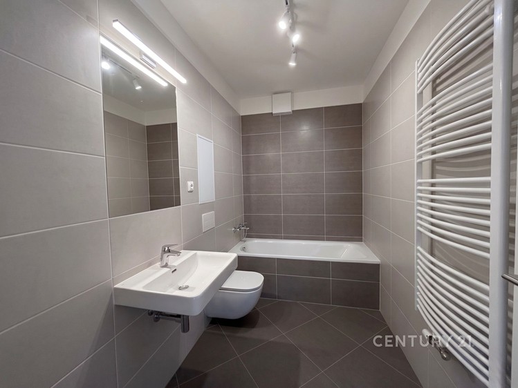Pronájem bytu 2+kk 47 m² - foto 5