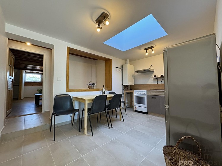 Pronájem bytu 2+1 134 m² (Podkrovní) - foto 1