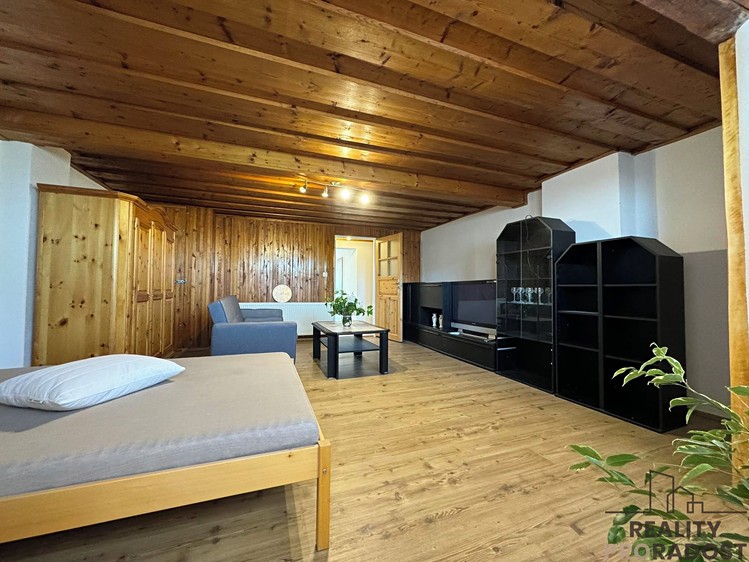 Pronájem bytu 2+1 134 m² (Podkrovní) - foto 6