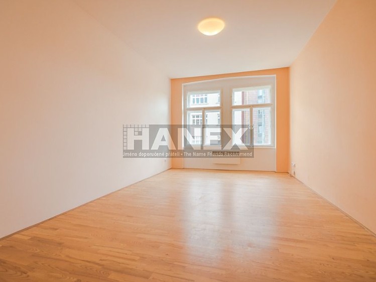 Pronájem bytu 1+1 38 m² - foto 2