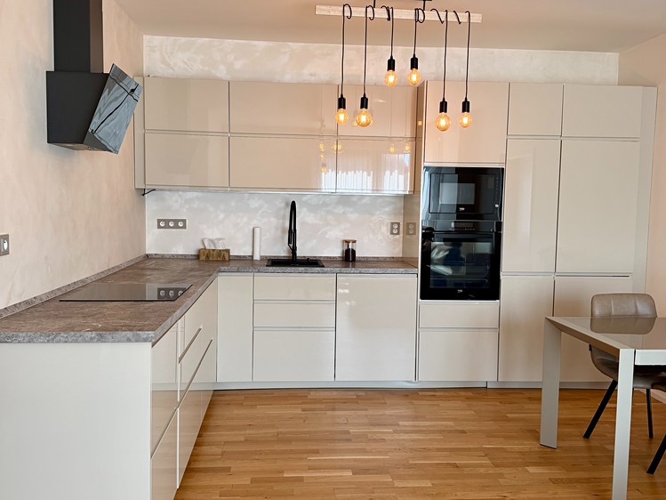 Pronájem bytu 2+kk 55 m² - foto 1